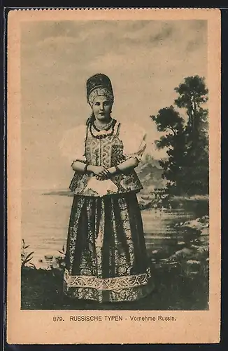 AK Vornehme Russin in Tracht am Ufer des Sees