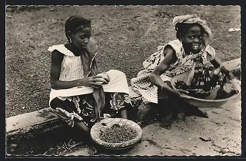 AK Conakry, Petites marchandes du Quartier africain