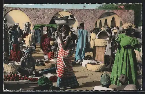 AK Dakar, Au marché de Médina