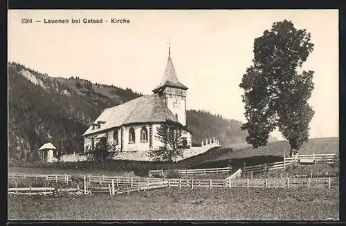 AK Lauenen bei Gstaad, Kirche mit Umgebung