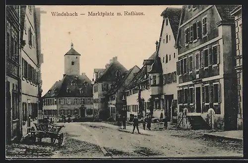 AK Windsbach, Marktplatz mit Rathaus und Leuten