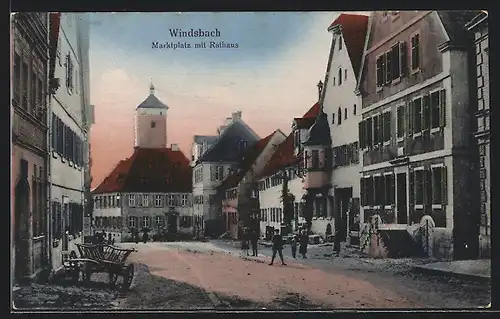 AK Windsbach, Marktplatz mit Rathaus und Leuten