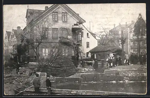 AK Nürnberg, Hochwasser 1909, Eingestürztes Haus an der Grossweidenmühle