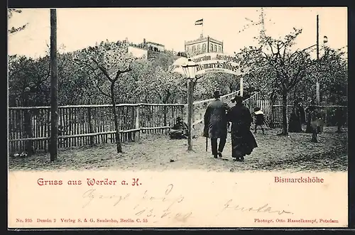 AK Werder /Havel, Gasthaus Bismarckshöhe G. Altenkirch, Eingang mit Besuchern