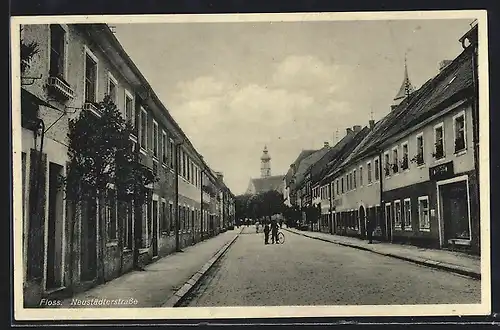 AK Floss, Neustädterstrasse mit Geschäften und Kirche