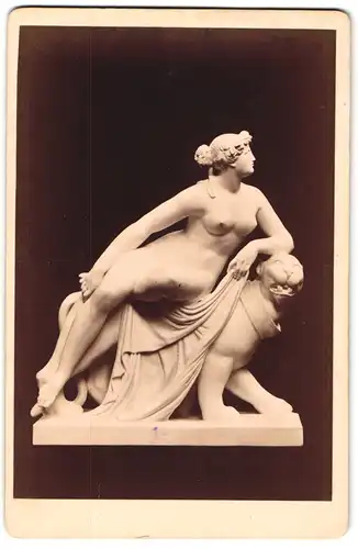 Fotografie unbekannter Fotograf und Ort, Statue: Ariadne
