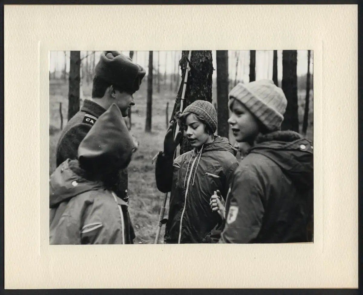 Fotoalbum mit 17 Fotografien Ansicht Werbellin, 25 Jahre Pionierlager WIlhelm Pieck, Werbellinsee 1977, Honecker, DDR 10