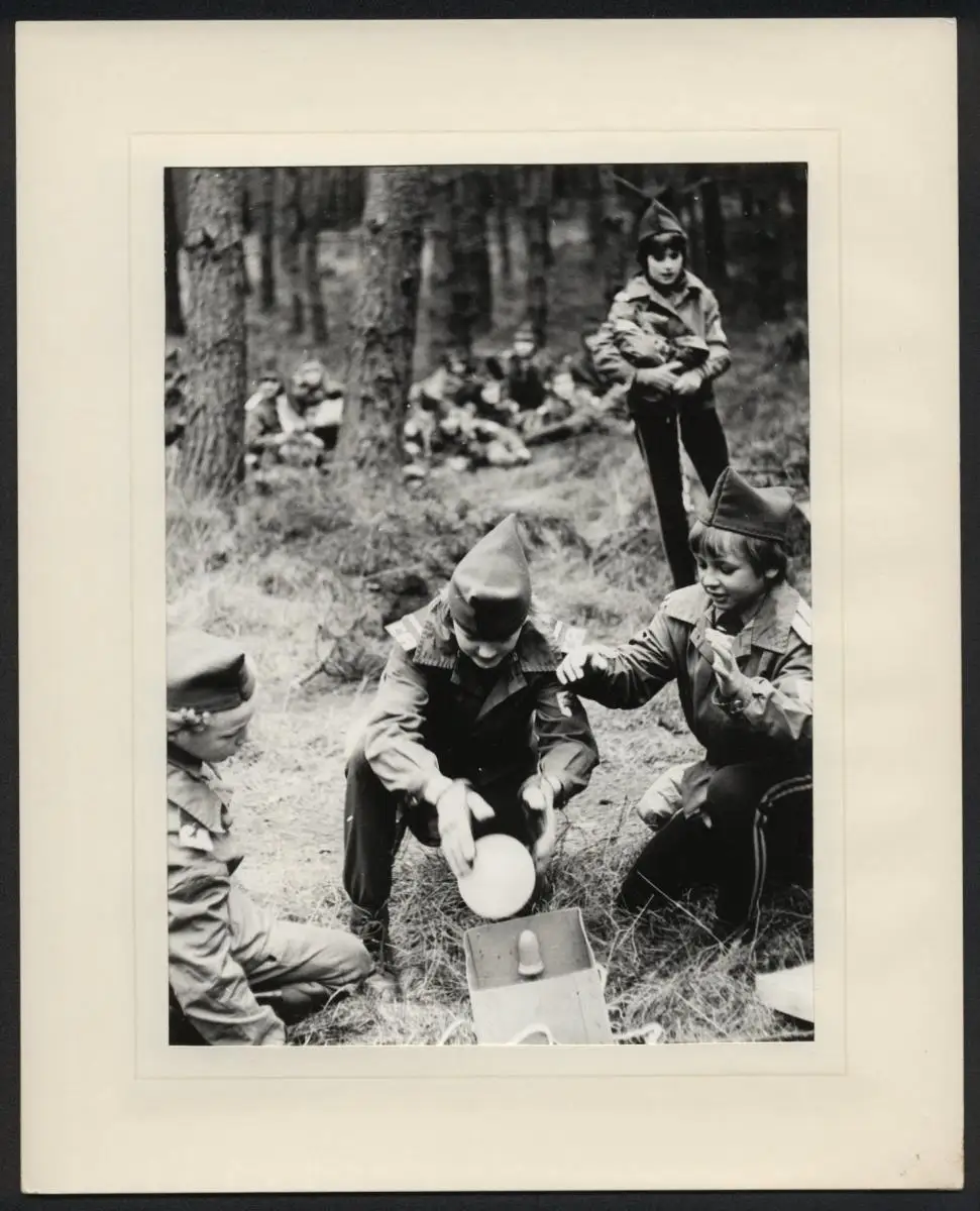 Fotoalbum mit 17 Fotografien Ansicht Werbellin, 25 Jahre Pionierlager WIlhelm Pieck, Werbellinsee 1977, Honecker, DDR 12