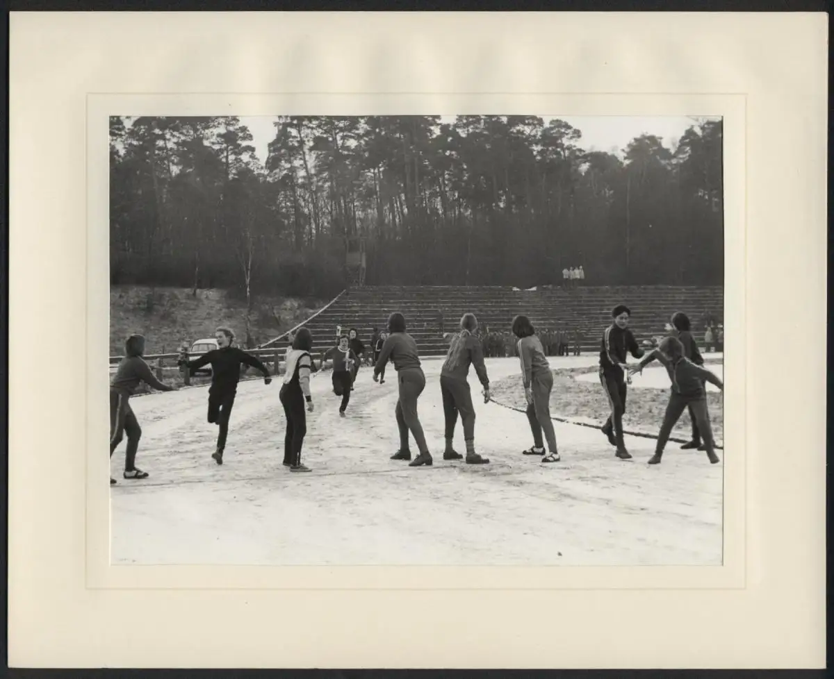 Fotoalbum mit 17 Fotografien Ansicht Werbellin, 25 Jahre Pionierlager WIlhelm Pieck, Werbellinsee 1977, Honecker, DDR 13