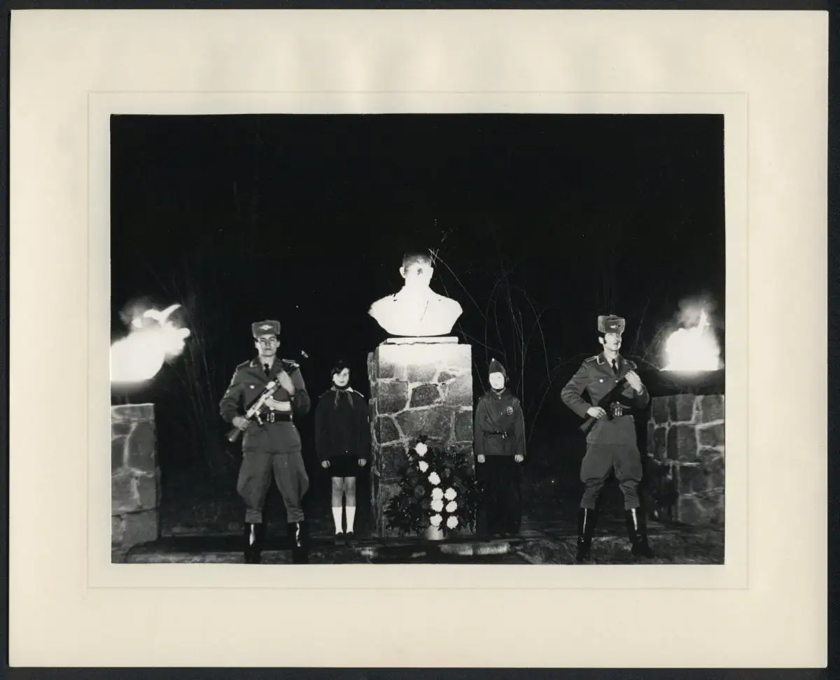 Fotoalbum mit 17 Fotografien Ansicht Werbellin, 25 Jahre Pionierlager WIlhelm Pieck, Werbellinsee 1977, Honecker, DDR 7