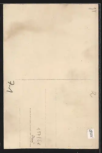 Foto-AK Bergarbeiter mit Lampen und Spitzhacke in ihrer Pause