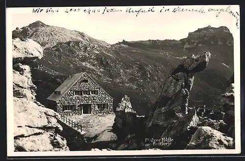 AK Bettlerjoch, Pfälzerhütte und auffällige Gesteinsstruktur