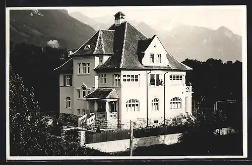 AK Schaan, Blick auf ein Gebäude mit Gartenanlage