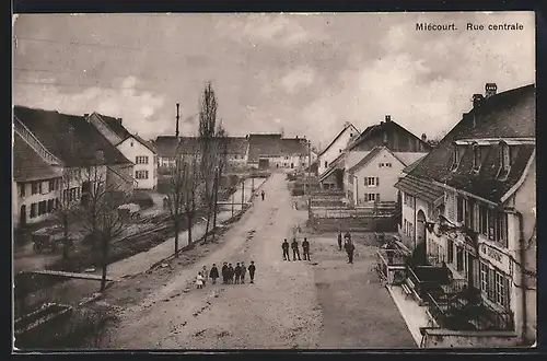 AK Miécourt, Kinder auf der Rue centrale