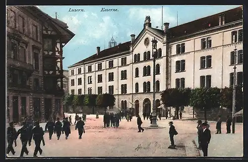 AK Luzern, Kaserne mit Soldaten