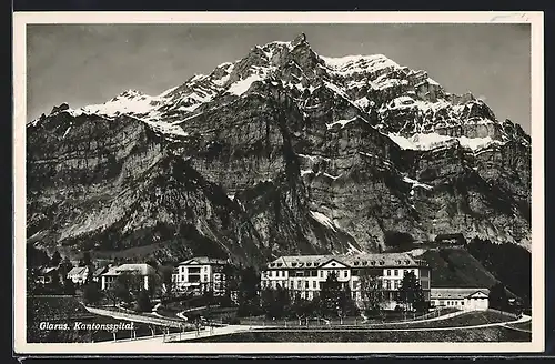 AK Glarus, Kantonsspital vor Bergkulisse