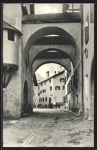 AK Zuoz, Dorfpartie, Blick in Gasse