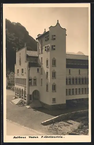 AK Vaduz, Blick auf das Rathaus