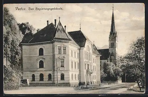 AK Vaduz, Ansicht des Regierungsgebäudes