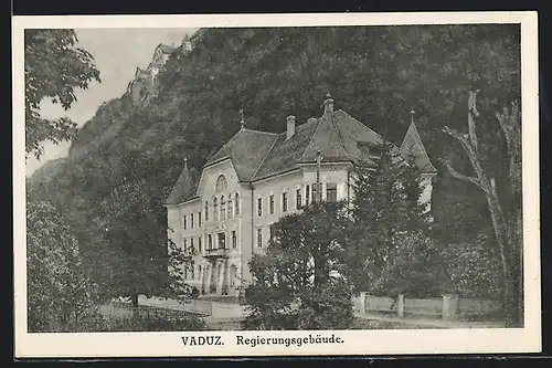 AK Vaduz, Ortspartie am Regierungsgebäude