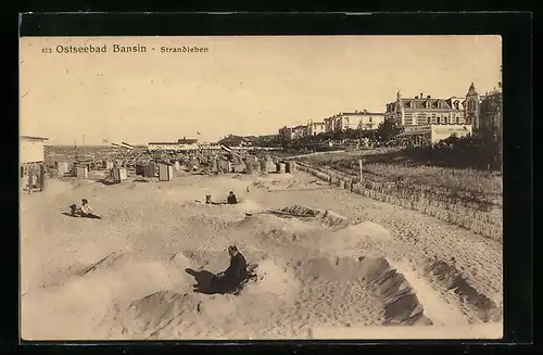AK Bansin, Strandpartie mit Gästen in gegrabenen Löchern