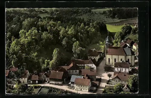 AK Oberailsfeld /Fränkische Schweiz, Teilansicht des Waldes und Ortschaft