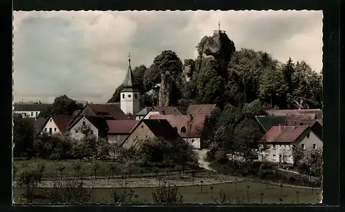 AK Wichsenstein /Fränk. Schweiz, Kirche vor Hügel mit Kreuz auf der Spitze