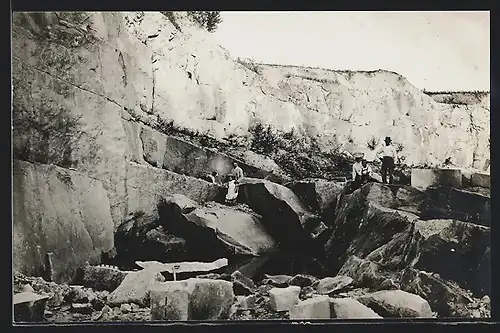 AK Baveno, Besucher im Steinbruch