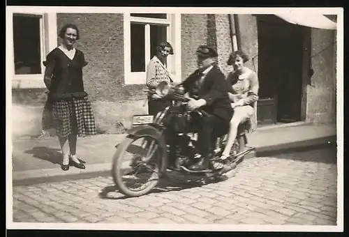 Fotografie Motorrad Schüttoff G500, Paar auf Krad sitzend