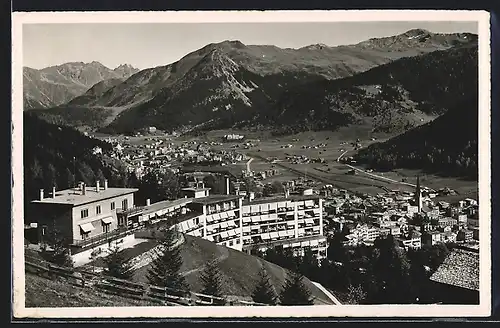 AK Davos, Gesamtansicht des Ortes mit Thurg.-Schaffh. Heilstätte u. Blick zum Seehorn, Pischahorn u. Rhätikon