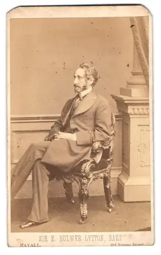 Fotografie Mayall, London, Portrait Edward Bulwer-Lytton, 1. Baron Lytton, brit. Romanautor, Politiker der Liberal Party