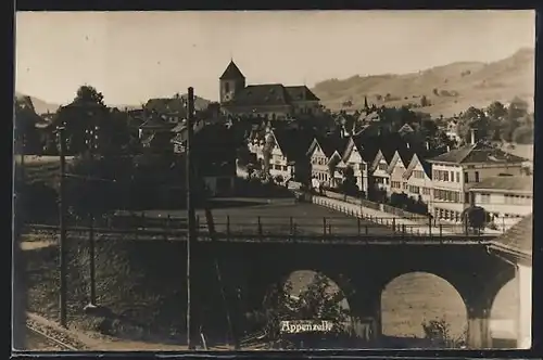 AK Appenzell, Blick über Bahntrasse auf Reihenhäuser und Kirche