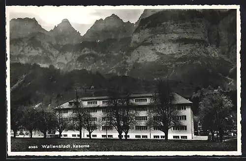 AK Wallenstadt, Kaserne vor Bergmassiv