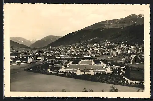 AK Davos, Blick über Parkanlage auf Stadt