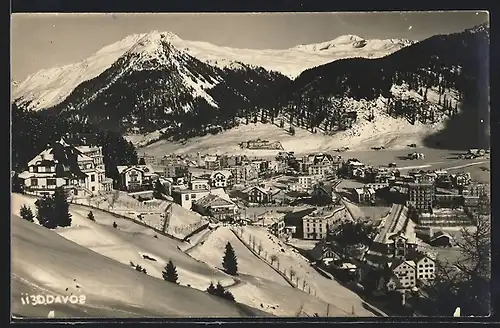 AK Davos, verschneite Ortsansicht im Tal