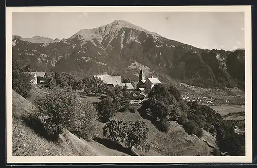 AK Mastrils, St. Antonius Kirche vor Bergpanorama