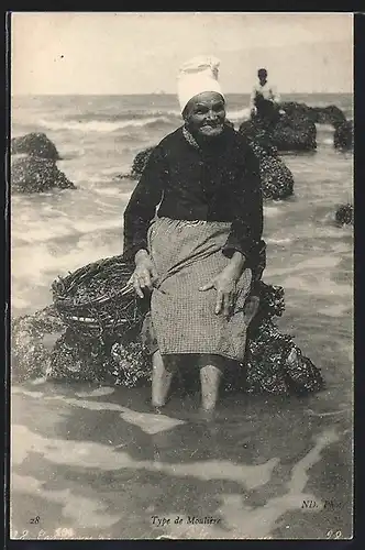 AK Muschelfischerin am Strand, Type de Moulière