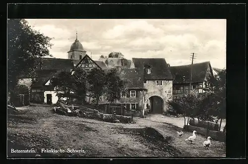 AK Betzenstein / Fränk. Schweiz, Idyll mit Torbogen und Kirchturmspitze