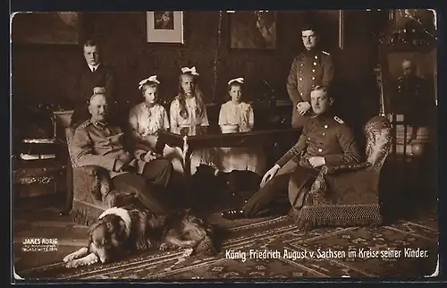AK König Friedrich August von Sachsen im Kreise seiner Kinder
