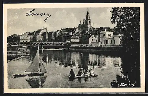 AK Laun / Louny, Ortsansicht mit Brücke, Boot