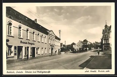 AK Neukirch / Lausitz, Zittauer- und Mühlgutstrasse mit Kronen-Drogerie