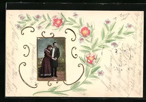 Papierkunst-AK Blumengirlande und Portrait eines Liebespaares mit gezeichneten Details
