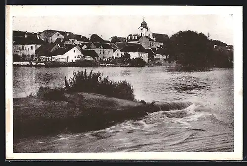 AK Moldautein, Flusspartie mit Kirchturm