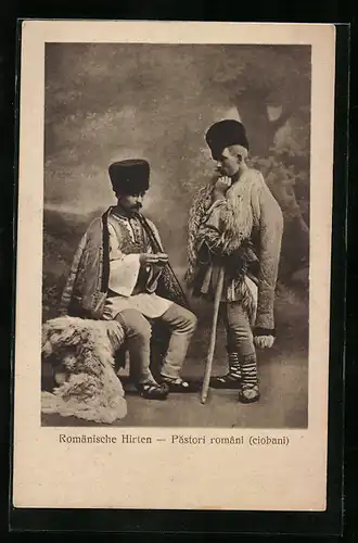 AK Rumänische Hirten in traditioneller Kleidung