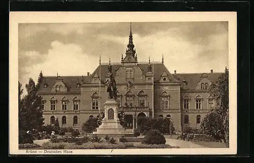 AK Brünn, Deutsches Haus mit Denkmal