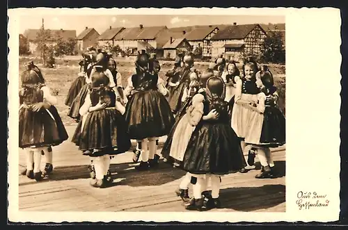 AK Aus dem Hessenland, Schwälmer Kinder beim Tanz, Hessische Tracht