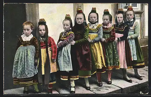 AK Hessische Mädchen in Trachten