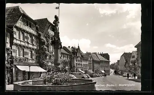 AK Bretten /Baden, Marktplatz mit Brunnen