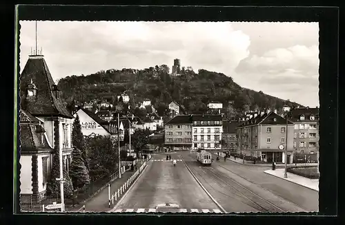 AK Karlsruhe-Durlach in Baden, Grötzingerstrasse mit Turmberg und Strassenbahn