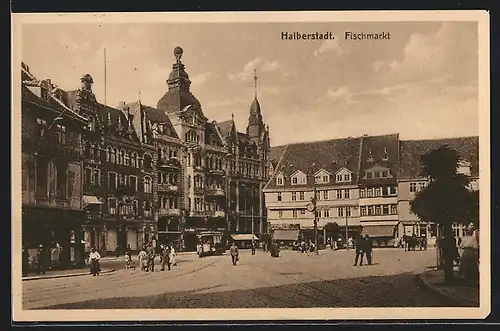 AK Halberstadt, Strassenbahn am Fischmarkt